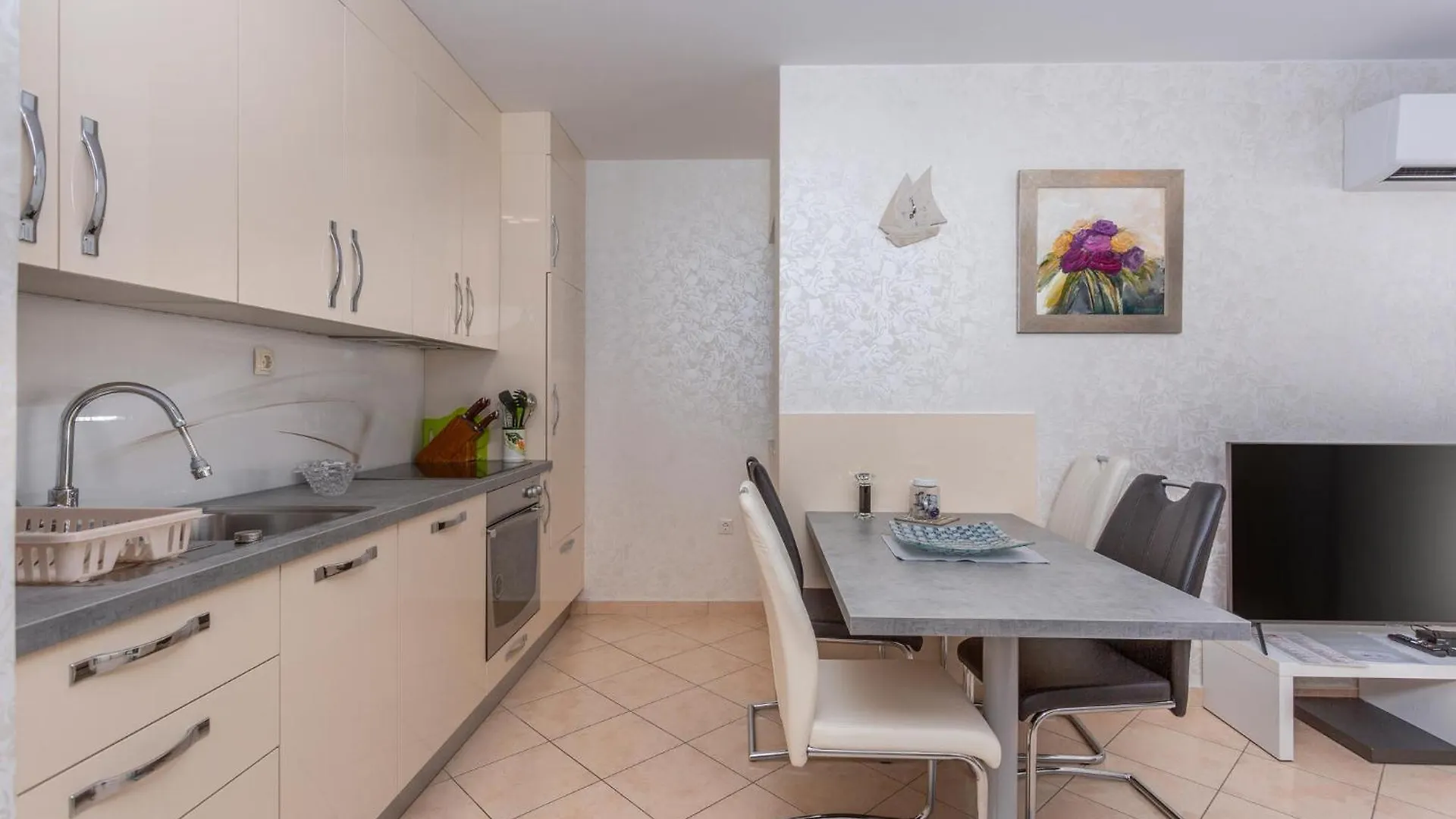 1 Bedroom Nice Apartment In Bogovici Malinska